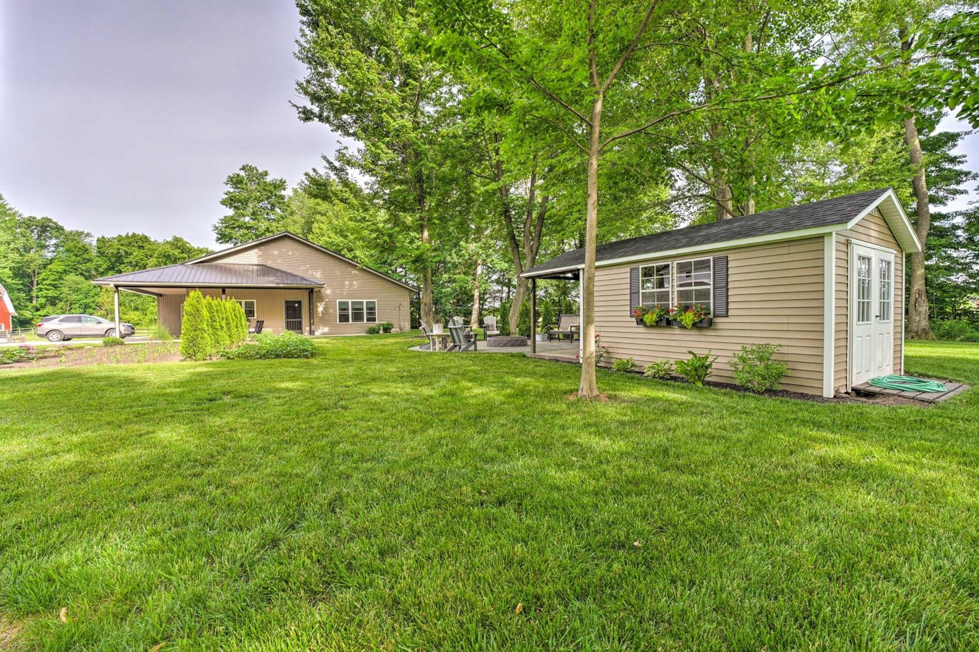 Shipshewana Guest House With Fire Pit! Exterior photo